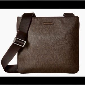 Michael Kors Jet Set Medium crossbody for men